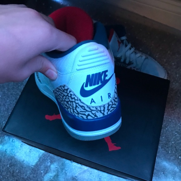 Air Jordan3 retro true blues🥶 worn twice. a lil crease on da toes but stil good - Picture 2 of 4